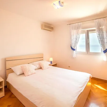 M Duplex Apartment Split