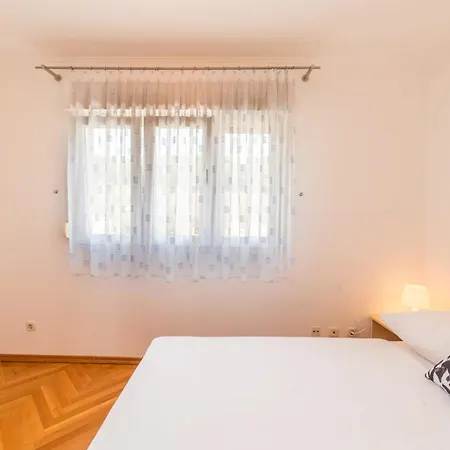 M Duplex Apartment Split